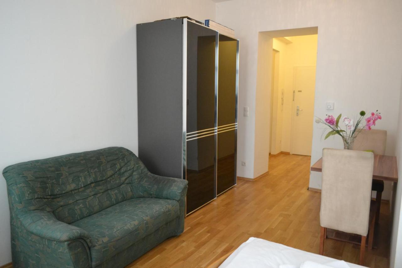 Goldfisch Apartment Taborstrasse Wenen Buitenkant foto