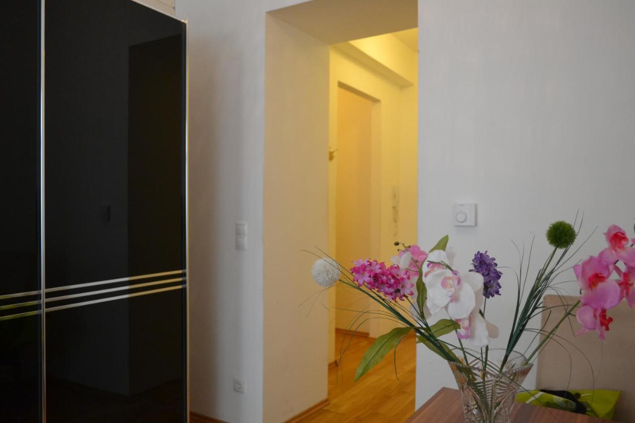 Goldfisch Apartment Taborstrasse Wenen Buitenkant foto